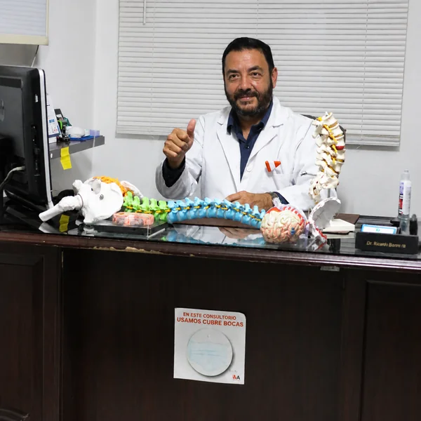Dr. Francisco Sandoval, traumatólogo ortopedista en Reynosa — listo para atenderte